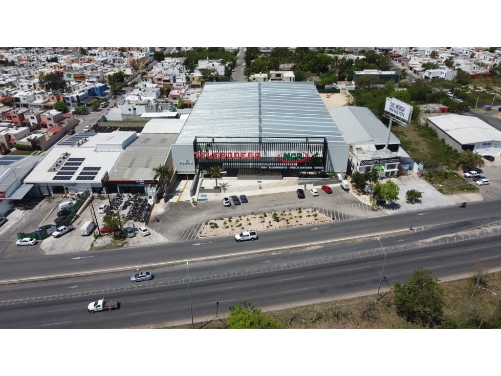 Sobre Periferico Norte en Merida Bodega en Renta de 2350M2 - 1