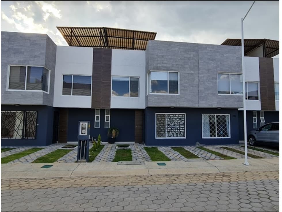 VENTA DE CASA ATRAS DE PLAZA SAN DIEGO CERCA DE PERIFÉRICO - 1