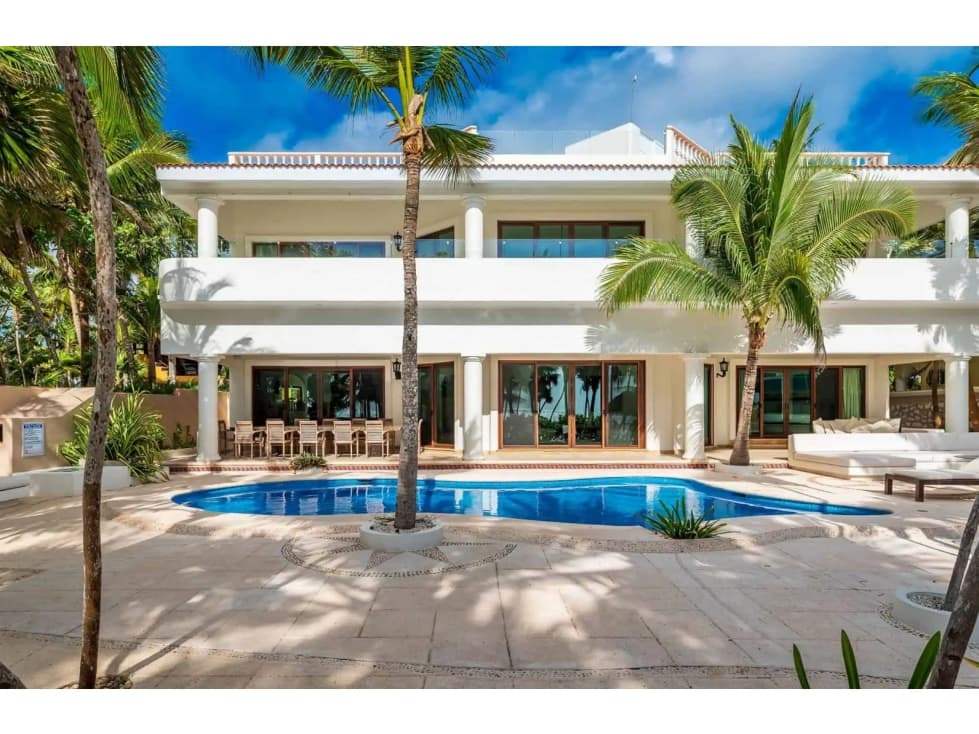 ENCANTADORA CASA DE 9 HABITACIONES FRENTE AL MAR EN BAHIA SOLIMAN - 1