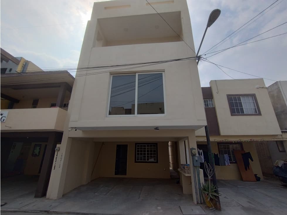 CASA EN VENTA COL. GUADALUPE VICTORIA TAMPICO 4 NIVELES - 1