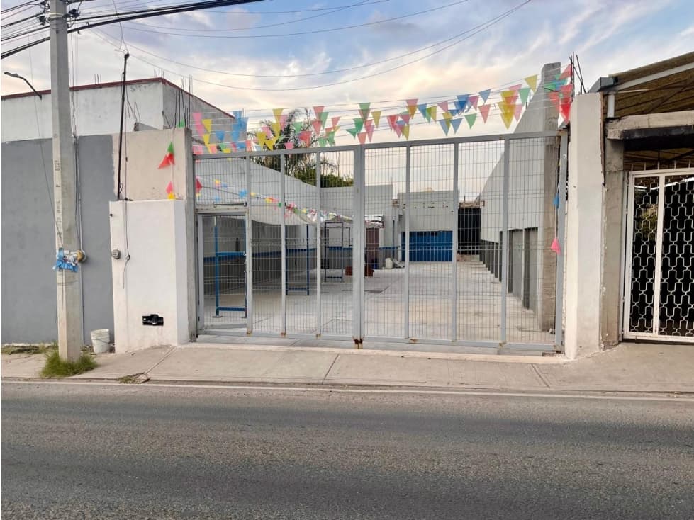 BODEGA COMERCIAL EN SJR | Con 500m² de Terreno: ¡Listo para Operar! - 1