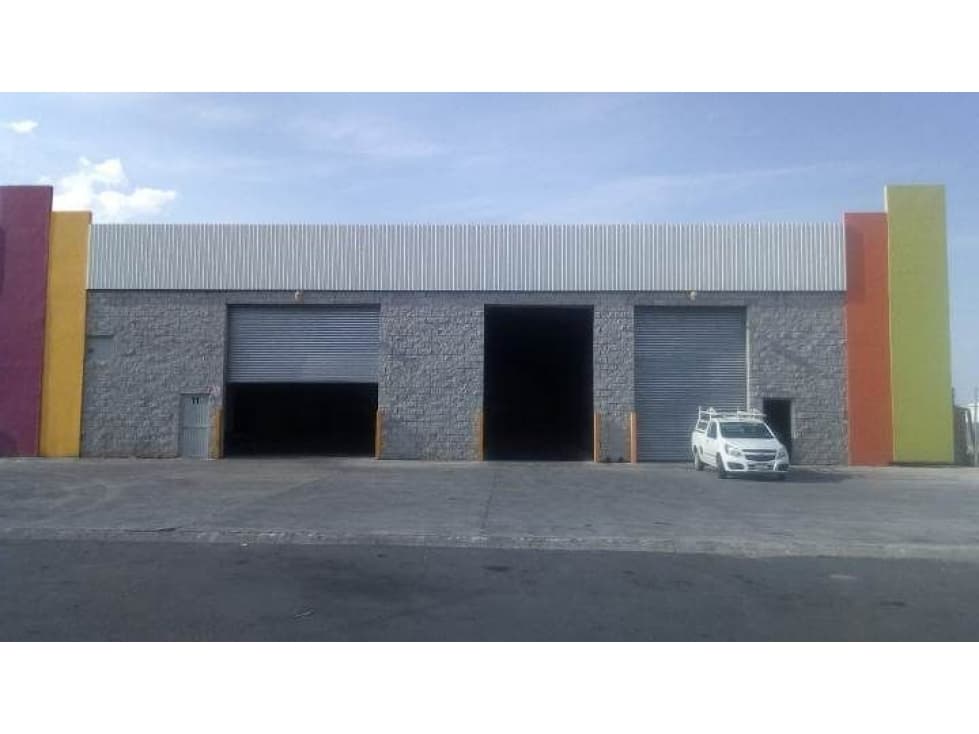 Bodega en RENTA a espaldas de Plaza Sendero CBR370143 - 1