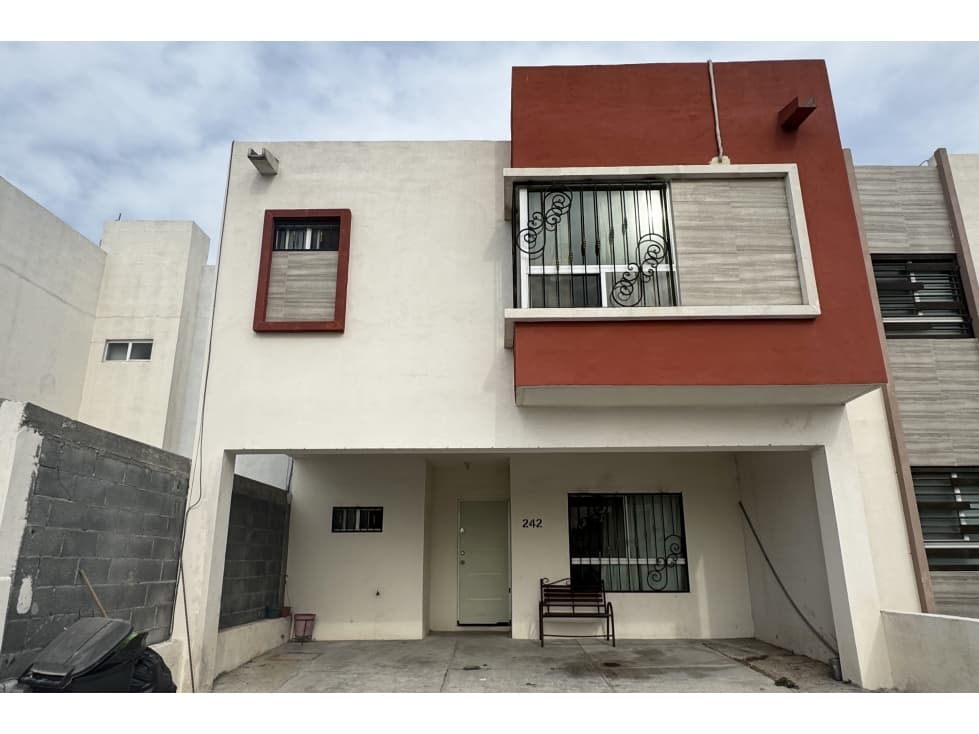 Casa en RENTA en Valle del Oriente Sector C RCR633949 - 1