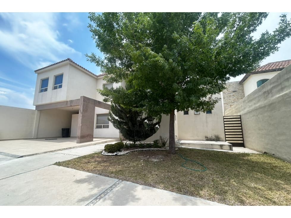 Casa en VENTA con recámara en planta baja en Arteaga RCV644370 - 1