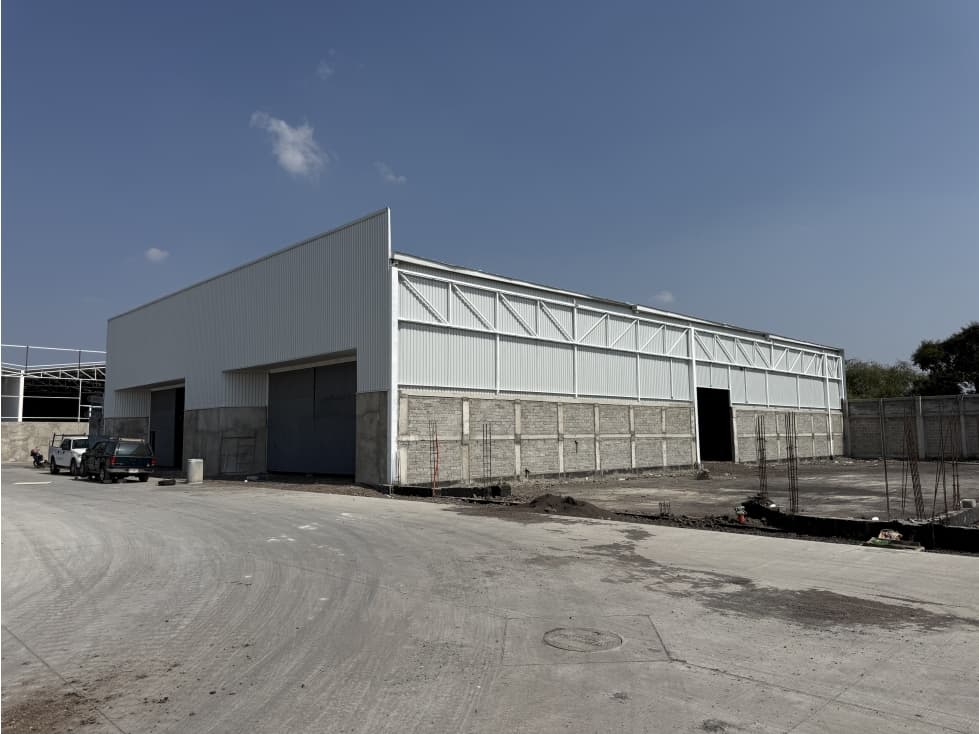 Bodegas en Renta 450, 650 y 900 m2 Zamora Michoacán - 1