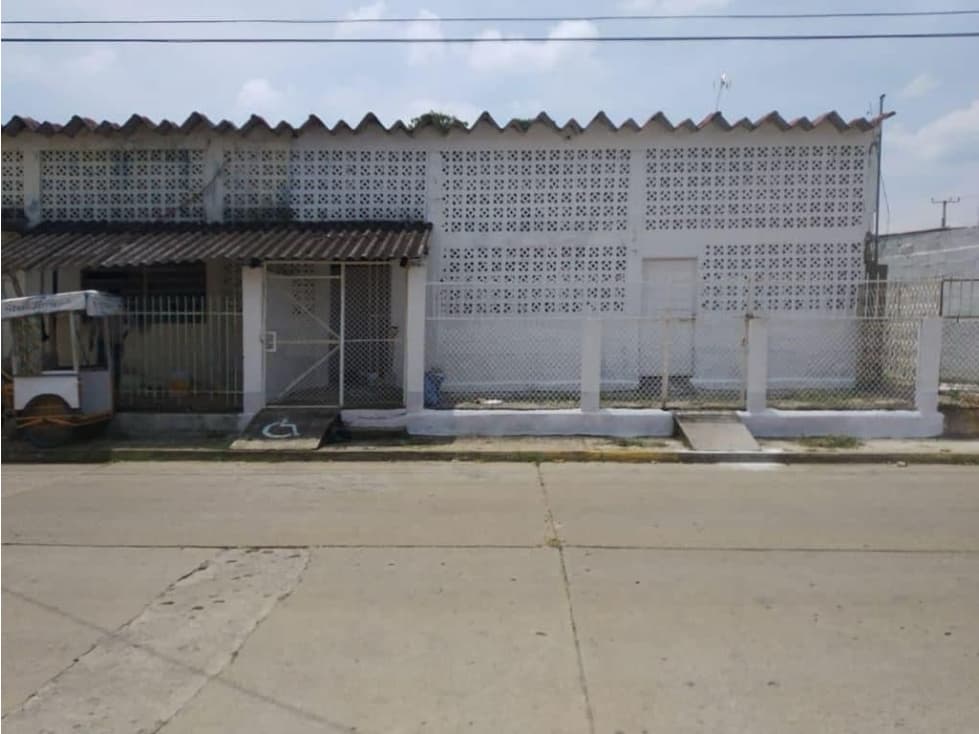 SE VENDE TERRENO con Construcción - 1