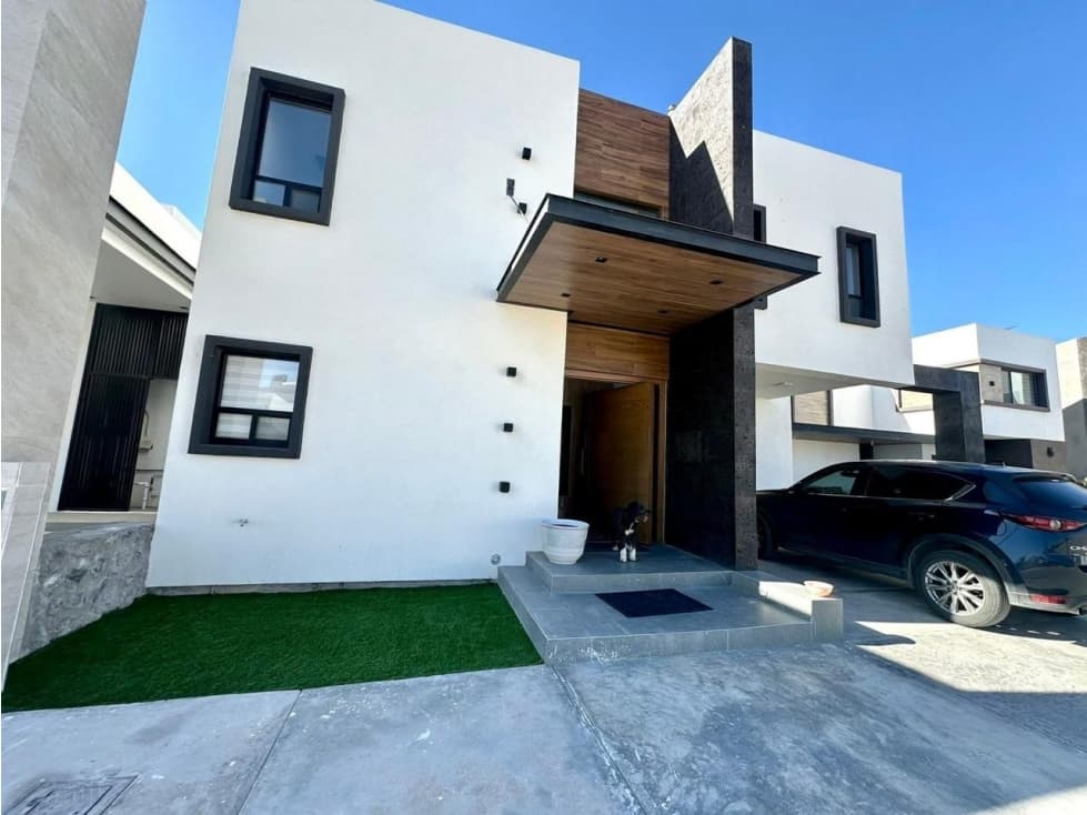 CASA EN RENTA EN NOVENTO RESIDENCIAL NO AMUEBLADA Y CON ALBERCA - 1