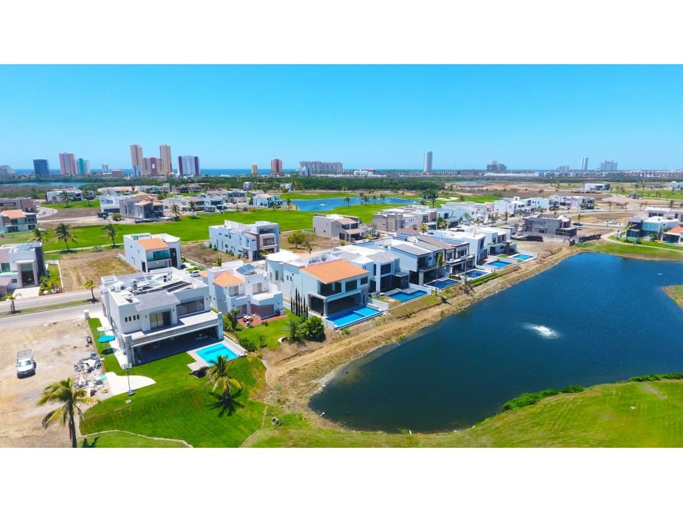 Terreno en Venta en Marina Campo de Golf, Mazatlán - 1