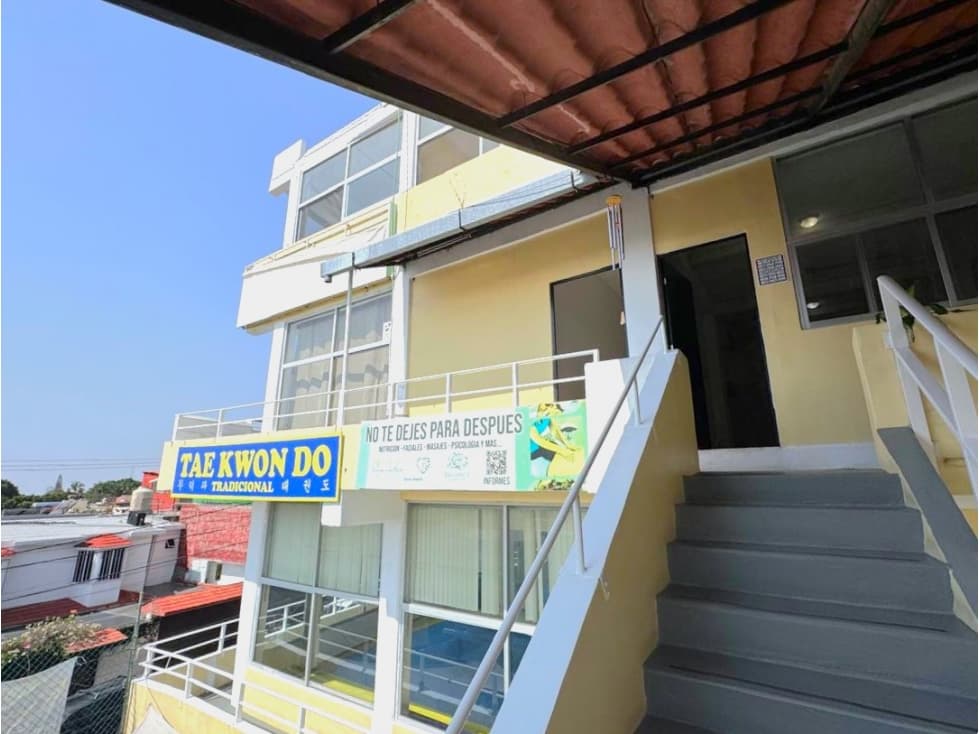 Renta locales en edificio comercial, Zona norte Cuernavaca Mor. - 1