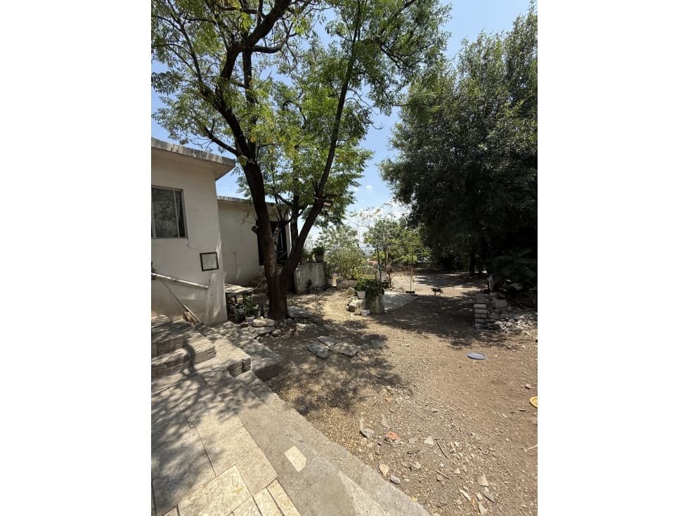 TERRENO CON CASA EN VENTA EN GUADALUPE A 950 m DE ELOY CAVAZOS - 1