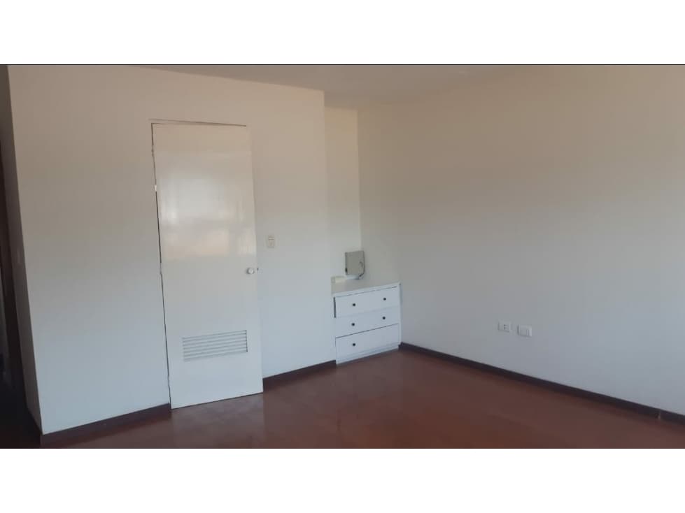 HERMOSA CASA EN RENTA EN COL. VISTAHERMOSA MTY NL ( CON ALBERCA ) - 1