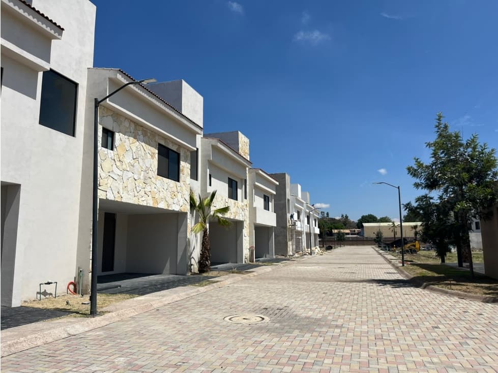 Casa en venta a unos pasos de cerro zapotecas en Cholula - 1