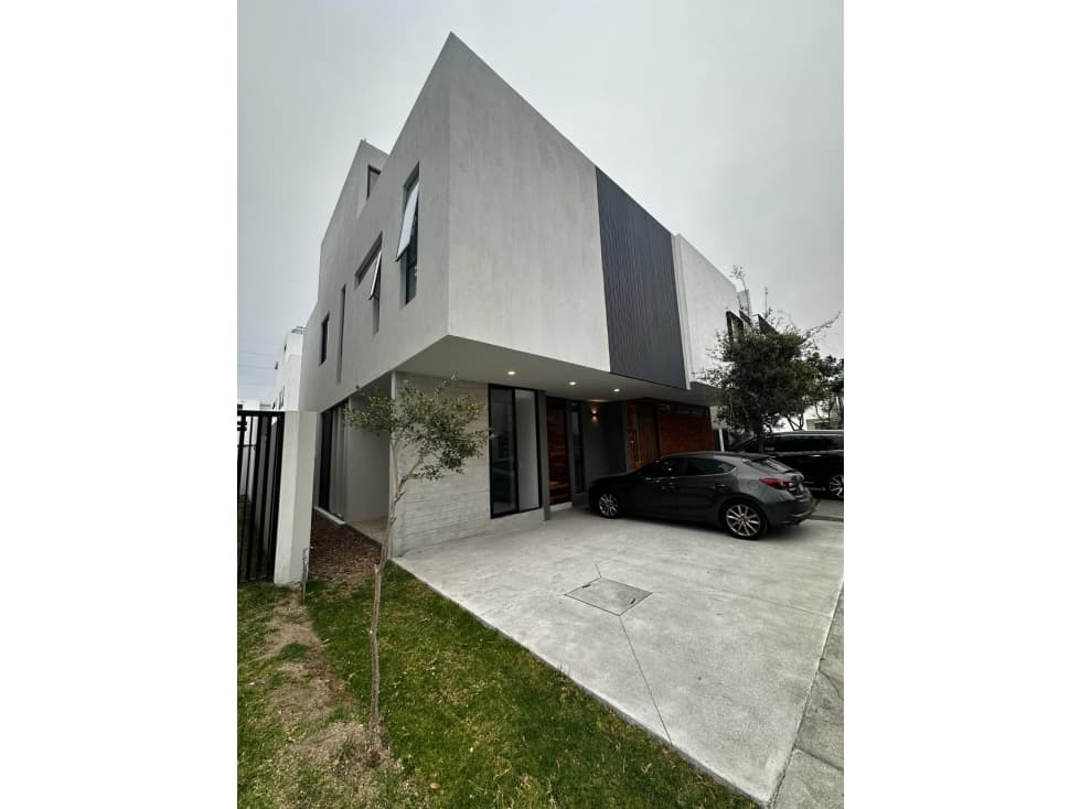 Hermosa Residencia Dentro de Coto Cedros en Parques Vallarta - 1