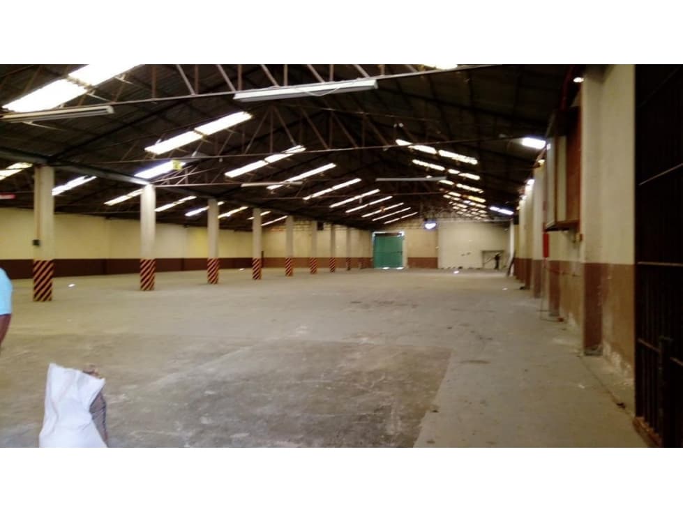 Bodega en Renta/ venta - 1