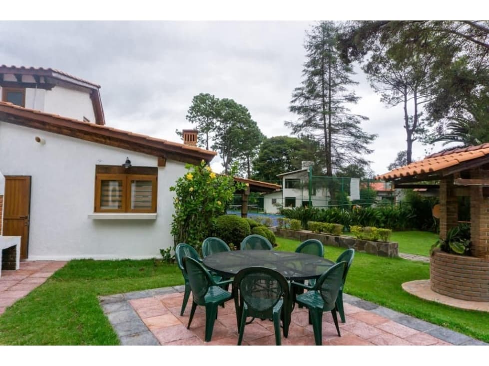 CASA EN RENTA AMUEBLADA VALLE DE BRAVO - 1