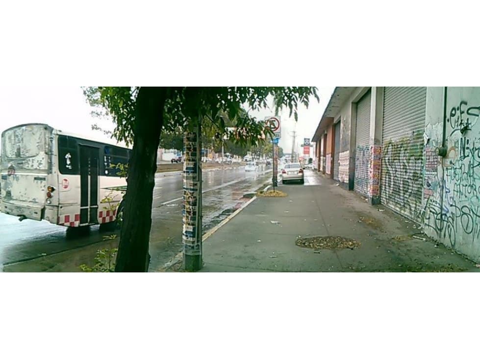 Terreno con uso de suelo Industrial y Comercial Sobre Avenida. - 1