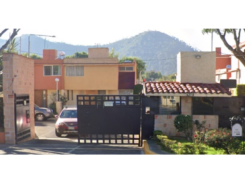 Casa en Remate en Santiago Tepalcatlalpan, F-1742 - 1