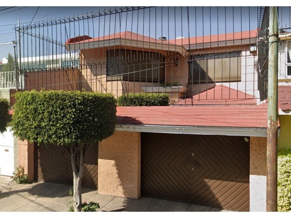 Casa en Remate en Jardín Balbuena, F-1801 - 1