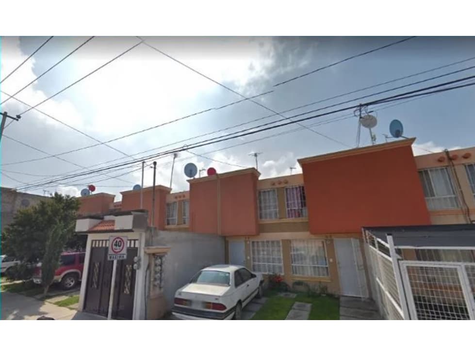 Casa en Remate en Los Heroes Tecamac II, FG-16 - 1