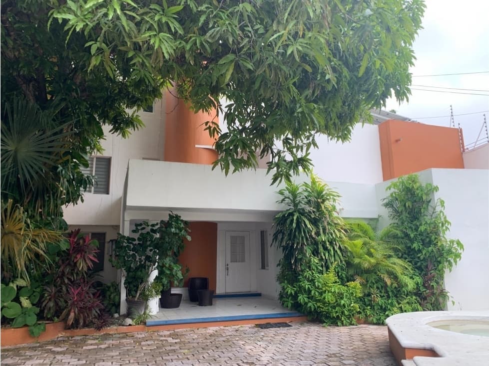 RENTA CASA 4 RECAMARAS EN AV LAS AMERICAS CIUDAD DEL CARMEN - 1