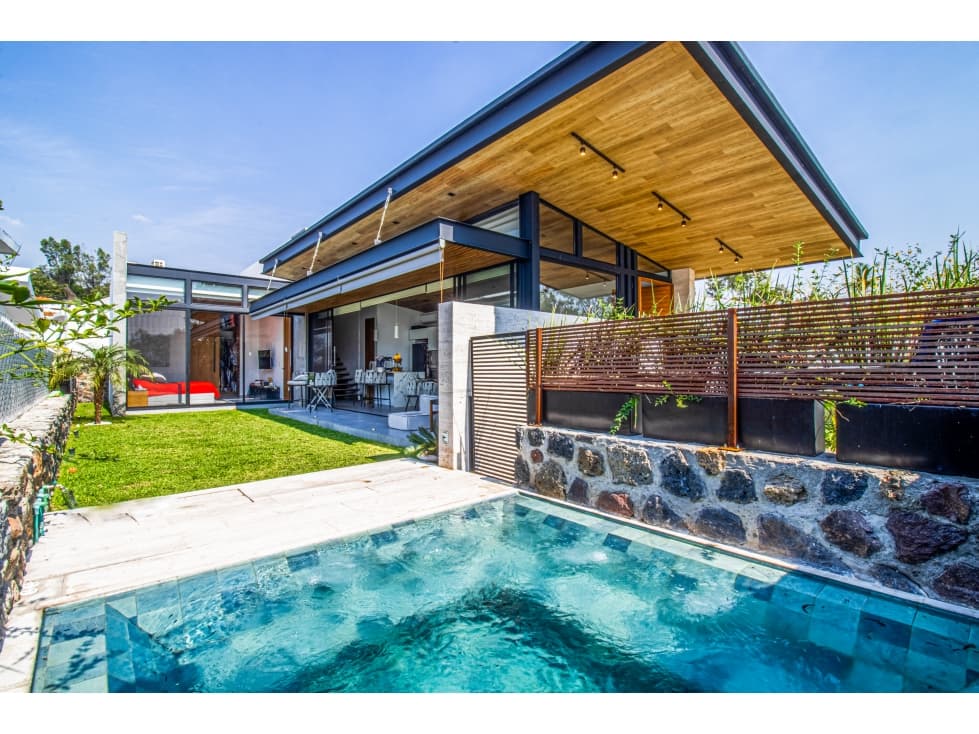 Residencia Moderna con Iluminación Natural en Lomas de Cocoyoc - 1