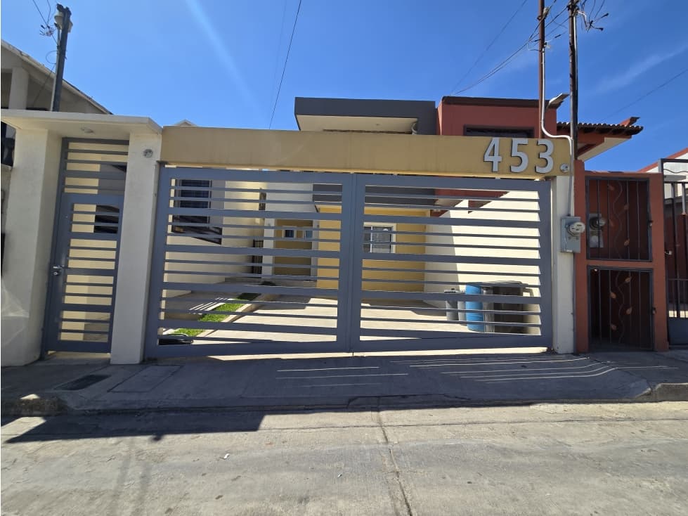 Casa en Renta a Minutos del Centro - Los Olivares - 1
