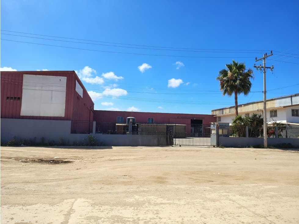 Nave Comercial en Renta en Ex Ejido Chapultepec - 1