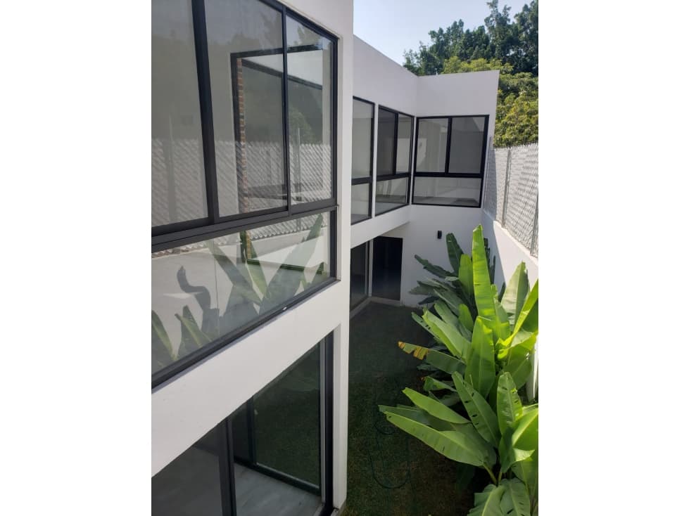 Venta de Casa Sola en Lomas de Cuernavaca - 1