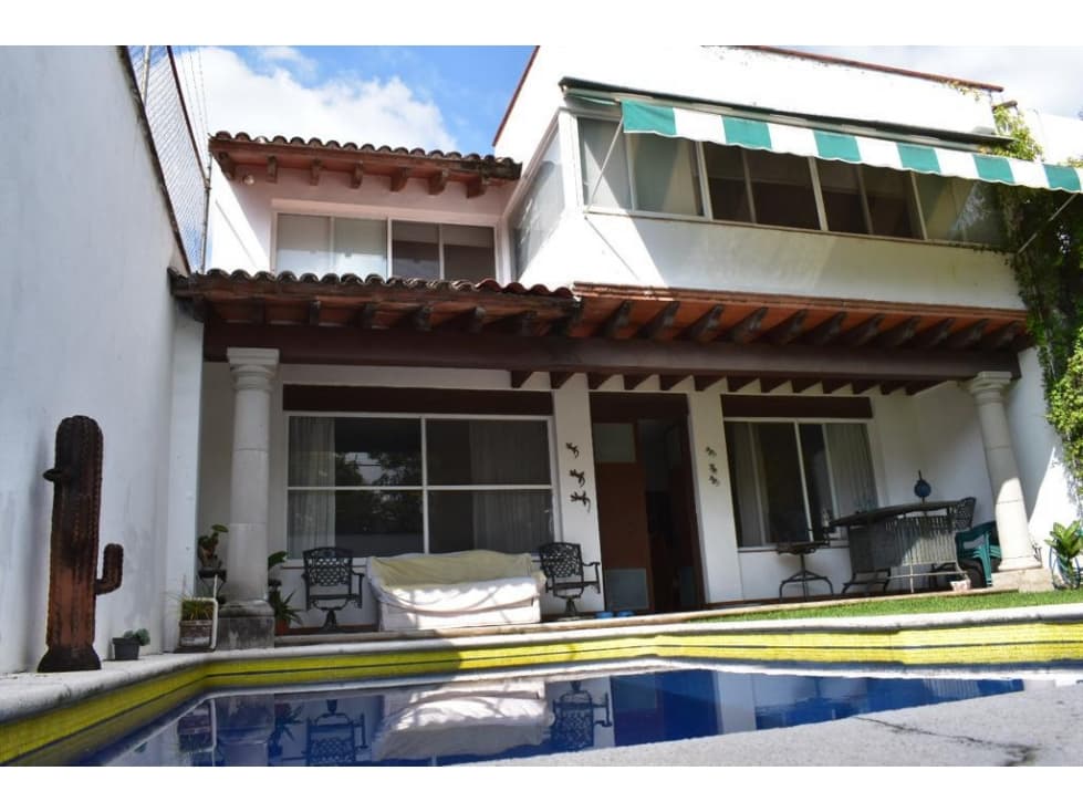 Venta de Casa Sola en La Colonia Vista Hermosa - 1