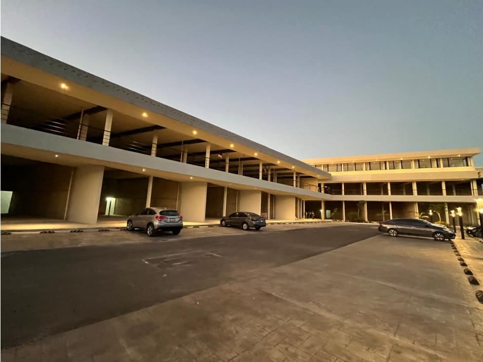 Venta de Local Comercial en Avenida principal de Conkal - 1