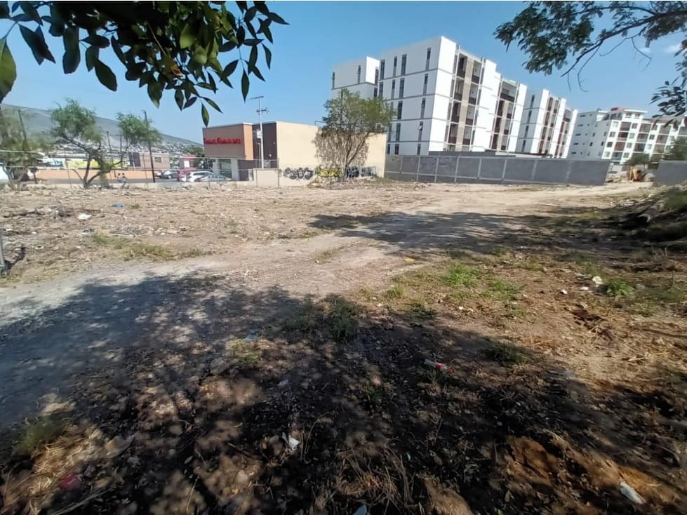 VENTA TERRENO COMERCIAL EN CUMBRES 1610m2 MST - 1