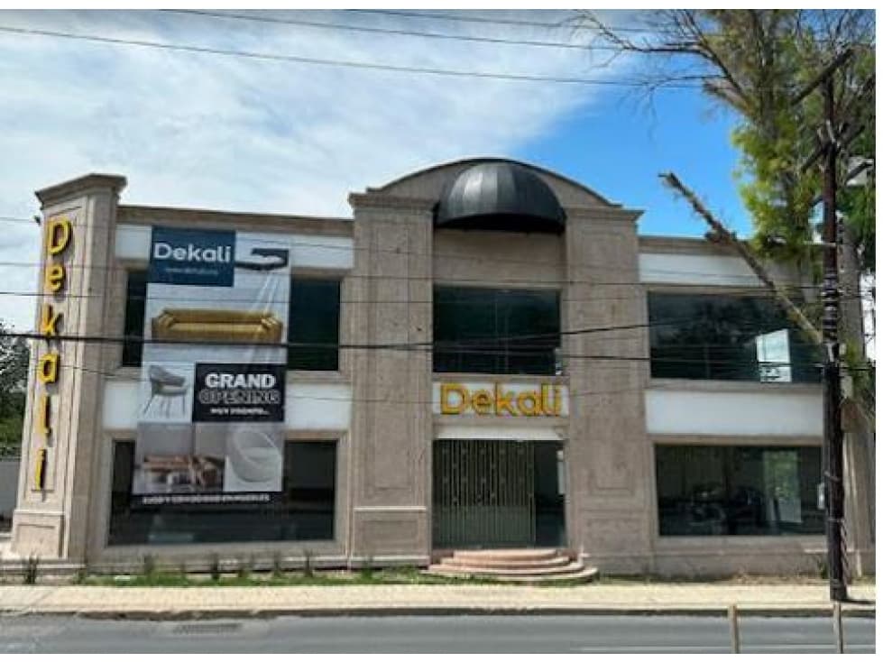 EXCELENTE LOCAL EN RENTA ESQUINA AV VASCONCELOS 700 M $ 180.000 - 1