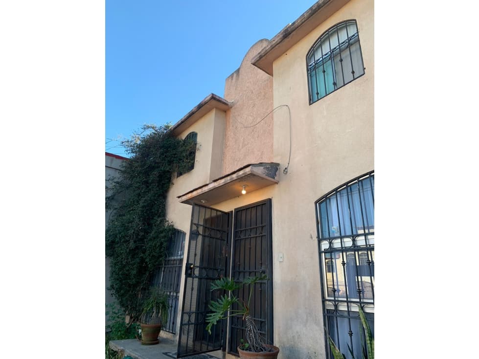 CASA EN VENTA. ( 2 CASAS EN 1 ) EN LOMAS VIRREYES TIJUANA - 1