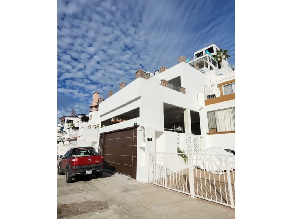 CASA EN RENTA 3 RECAMARAS LADERAS DE TIJUANAPLAYA DIAMANTE RESIDENCIAL - 1