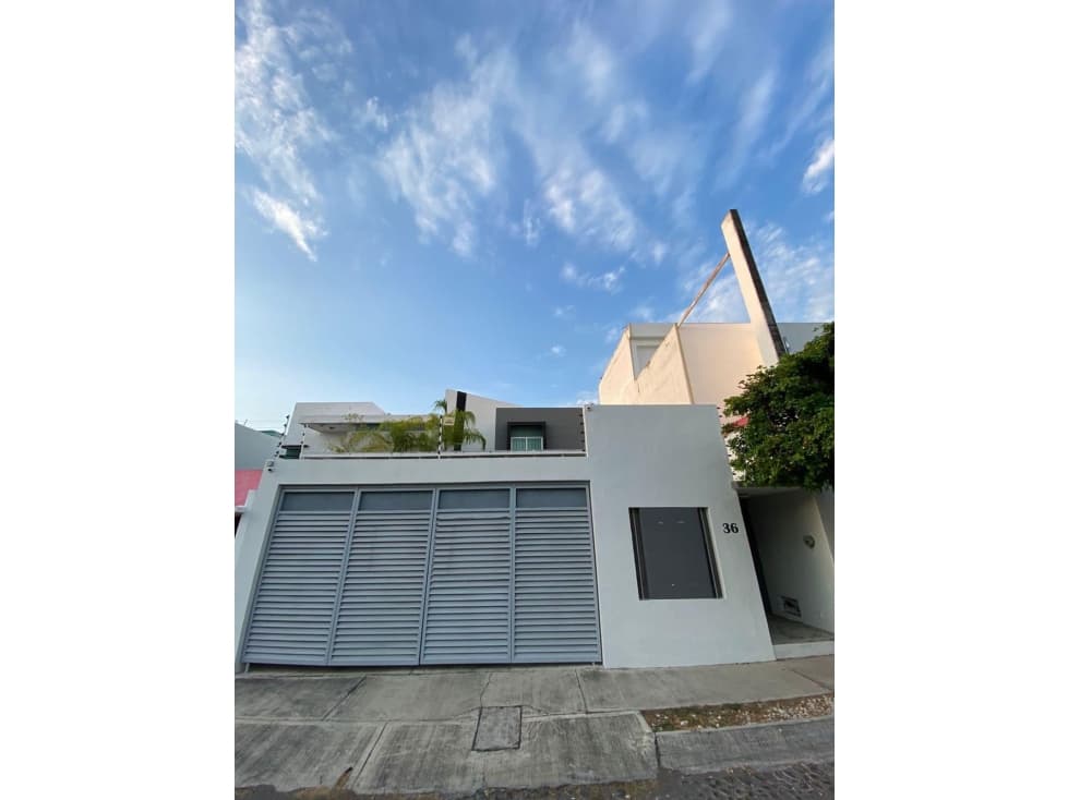CASA EN VENTA DE 4 RECAMARAS EN FRACC. LOS OLIVOS COLIMA - 1