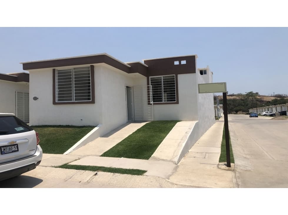 CASA EN VENTA MODELO ROBLE FRACC. LA CALMA EN IXTAPA PUERTO VALLARTA - 1