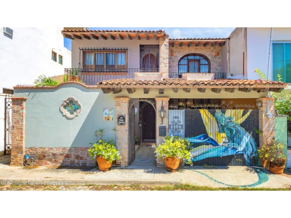 CASA IGUANA EN VENTA EN EL CORAZON DE LA ZONA DORADA BUCERIAS - 1