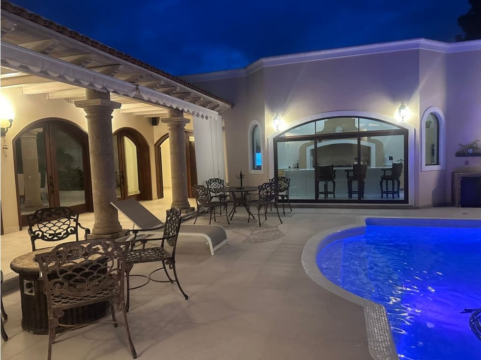 OPORTUNIDAD EN VENTA HERMOSA CON ALBERCA CON LOS MEJORES ACABADOS - 1
