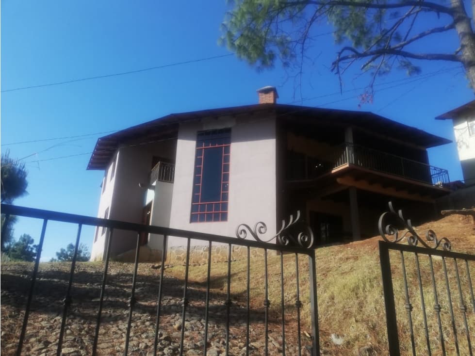 Hermosa cabaña rustica en zona céntrica de Mazamitla, Jalisco - 1
