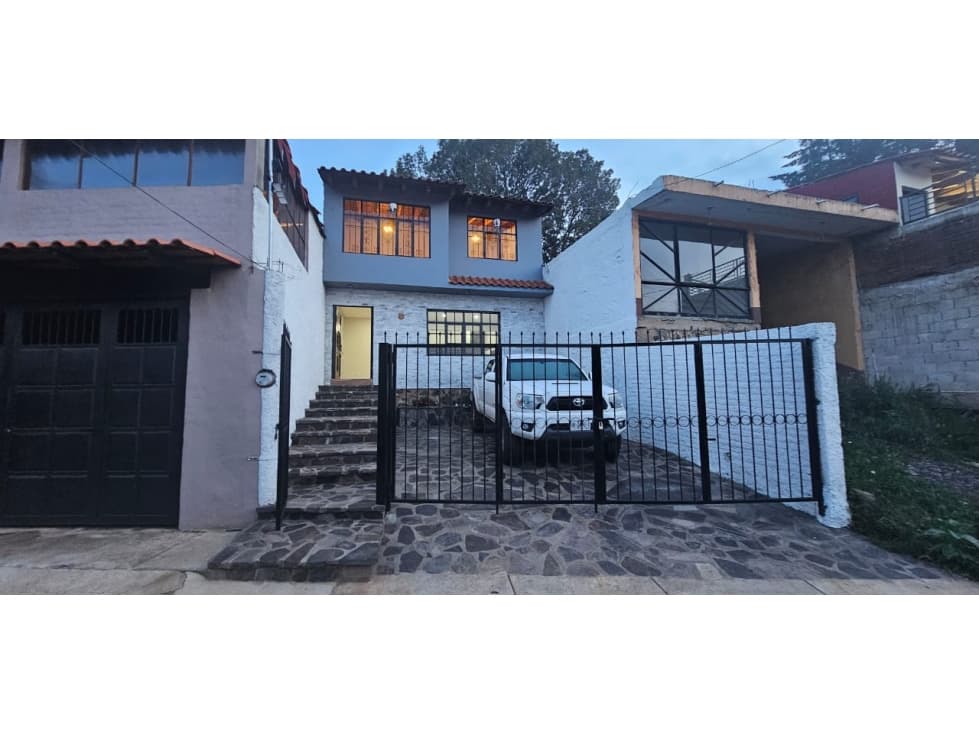 Bonita casa en zona centrica de mazamittla jalisco - 1