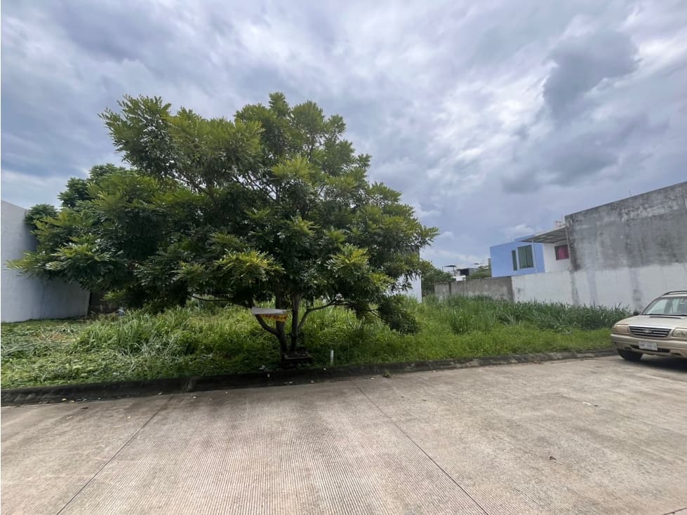 TERRENO EN VENTA FRACCIONAMIENTO TROPIKO - 1