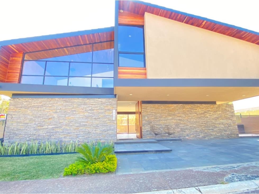 Casa en Venta en Club De Golf Altozano - 1