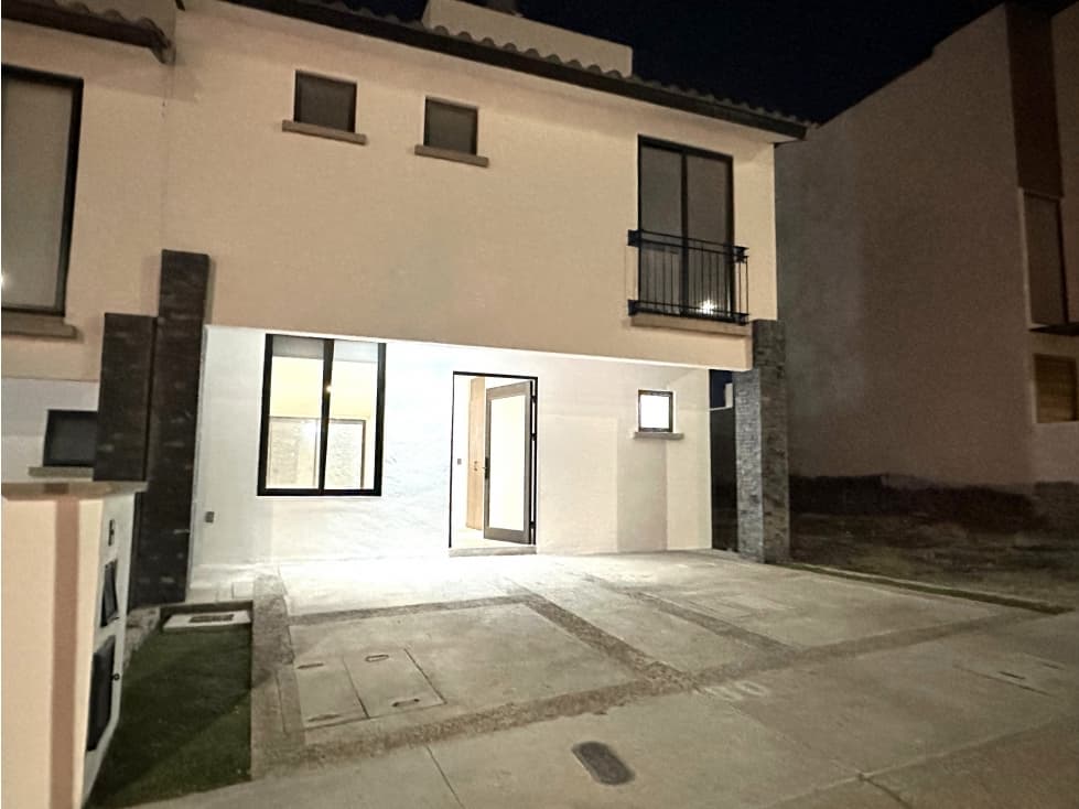CASA EN RENTA CON ROOF TOP EN ZIBATA EL MARQUES QUERETARO GKC - 1