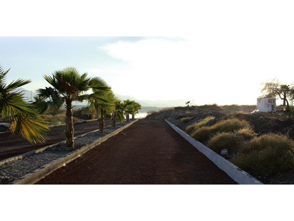 TERRENOS EN VENTA CON VISTA AL LAGO TEQUES "RESIDENCIAL EMPORIUM" - 1