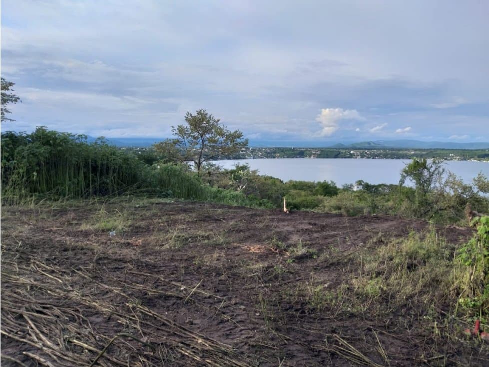 2 TERRENOS EN VENTA CON VISTA AL LAGO TEQUES "B6" - 1