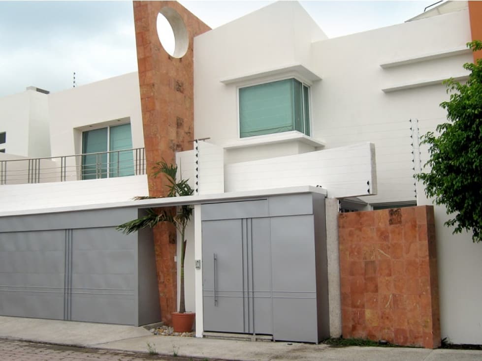 Casa en renta con alberca en privada flamboyanes, Ciudad del Carmen. - 1