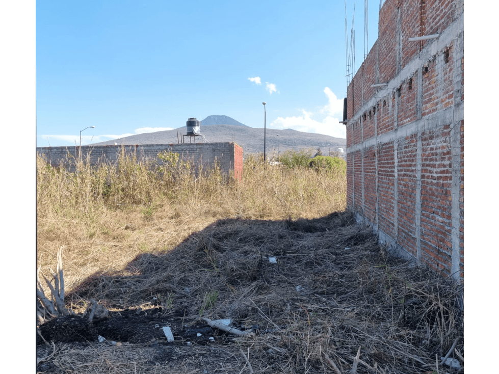 LOTE EN VENTA EN FRACCIONAMIENTO LAS ROSAS EN ZAMORA, MICHOACAN - 1