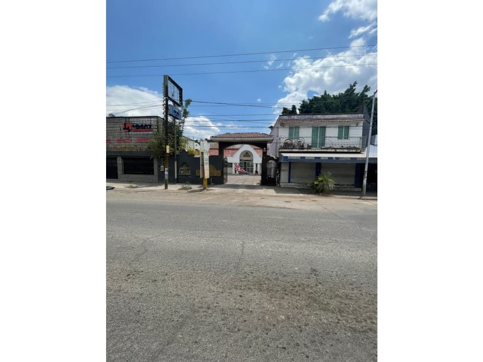 BODEGA EN RENTA 740 m2, BLVD LAZARO CARDENAS NORTE SAHUAYO MICH. - 1