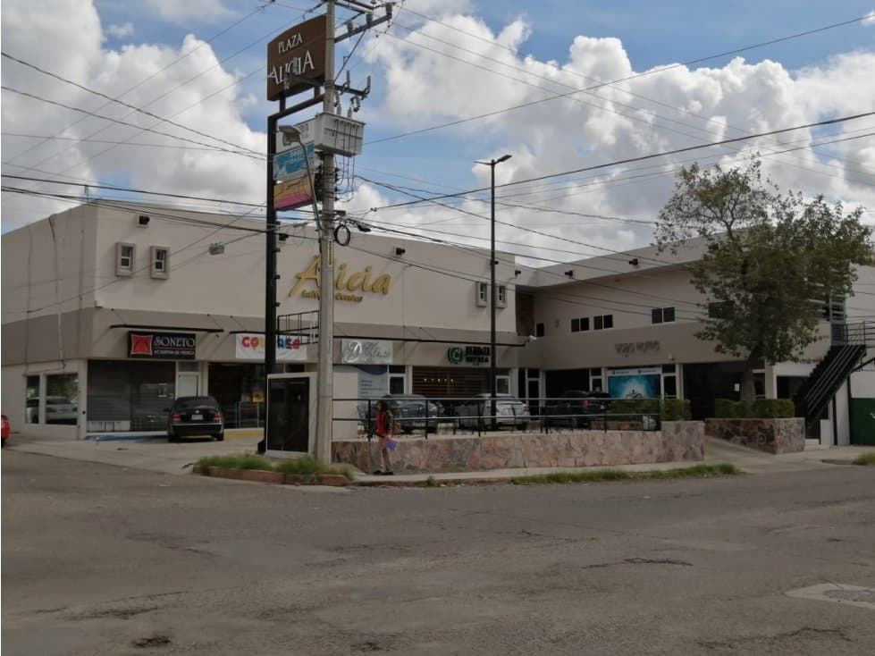 SE RENTA LOCAL COMERCIAL DE 200 M2 - 1