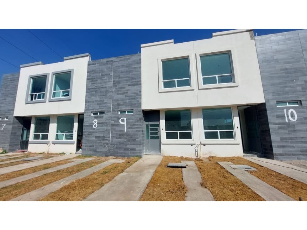 Casa En Venta Zona VW Con Recamara En Planta Baja - 1
